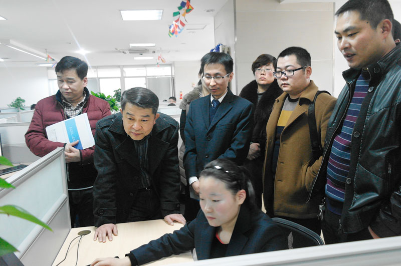 荥阳市任市长对郑矿机器郑州办公区进行检查指导工作