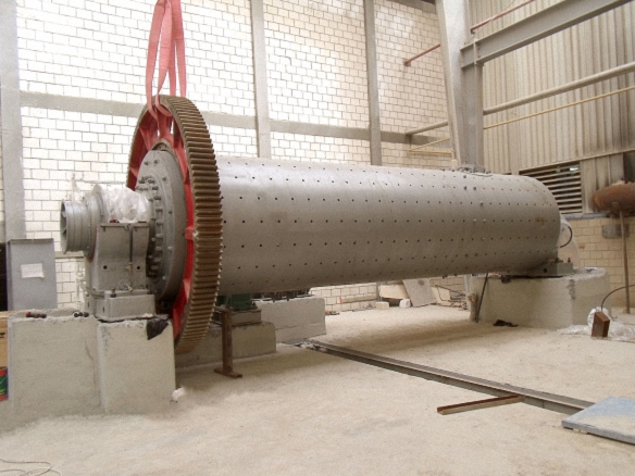 影响球磨机的衬板磨损的主要因素