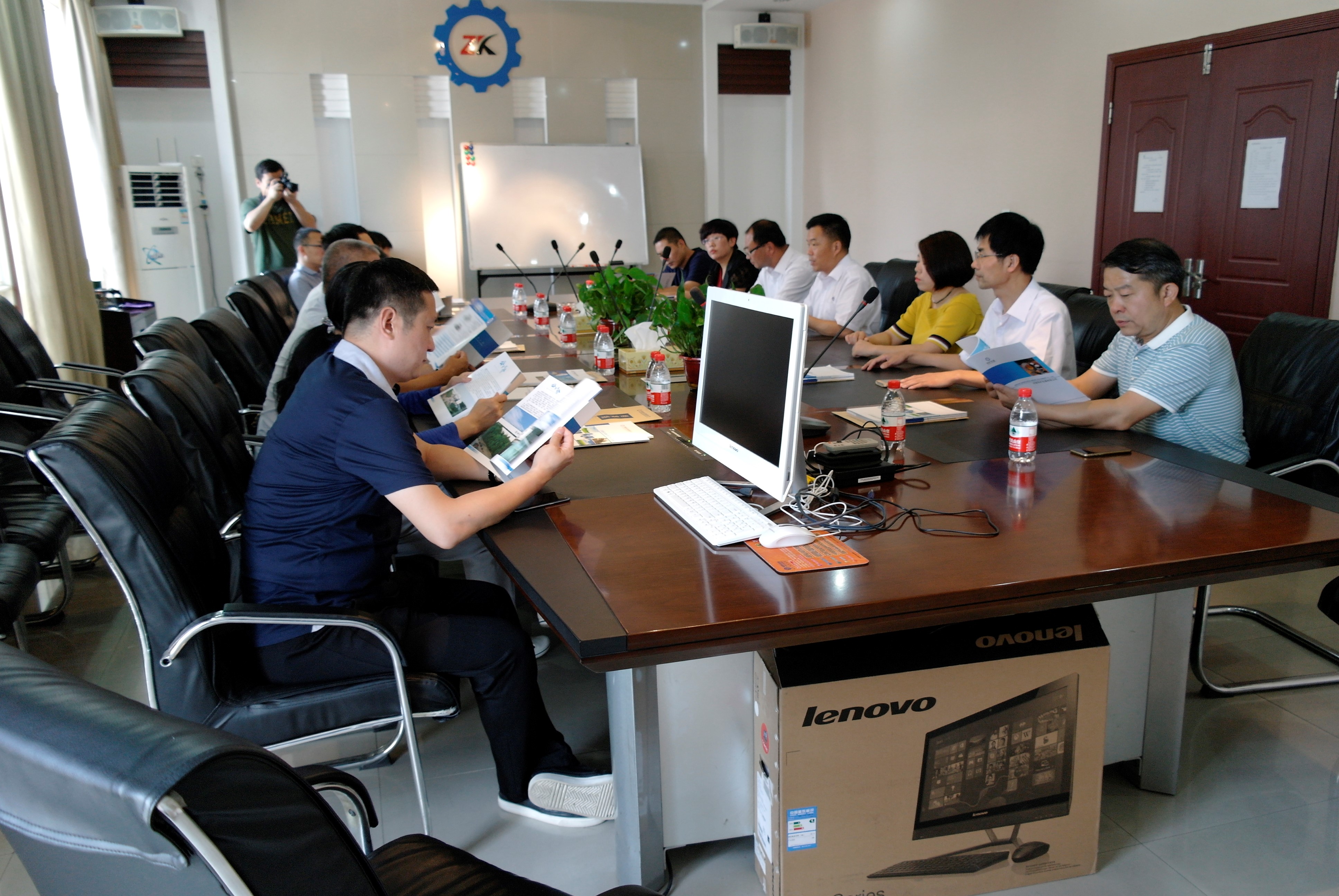 市领导莅临郑矿机器调研 促进企业转型升级